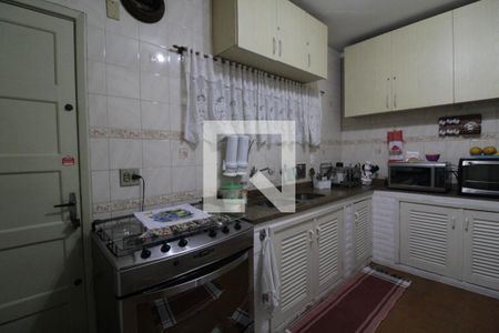 Casa à venda com 367m², 5 quartos e 6 vagasCozinha