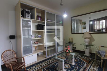 Casa à venda com 367m², 5 quartos e 6 vagasSala/anexo