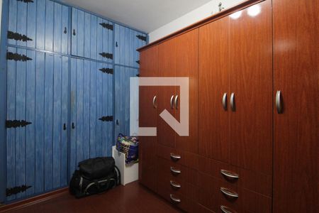 Casa à venda com 367m², 5 quartos e 6 vagasQuarto 2