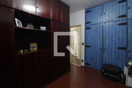 Casa à venda com 367m², 5 quartos e 6 vagasQuarto 2