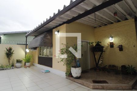 Casa à venda com 367m², 5 quartos e 6 vagasFachada