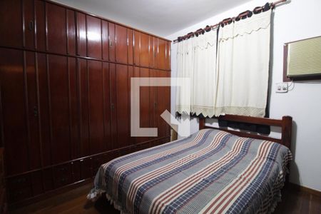 Casa à venda com 367m², 5 quartos e 6 vagasQuarto/Anexo