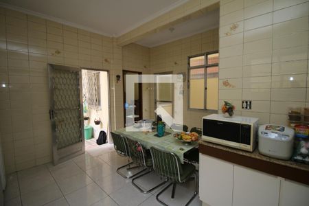 Casa à venda com 329m², 5 quartos e 3 vagasCozinha