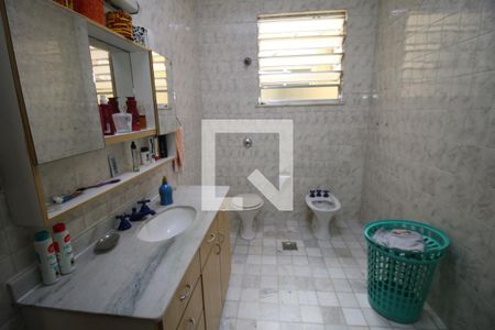 Casa à venda com 329m², 5 quartos e 3 vagasBanheiro Social 2