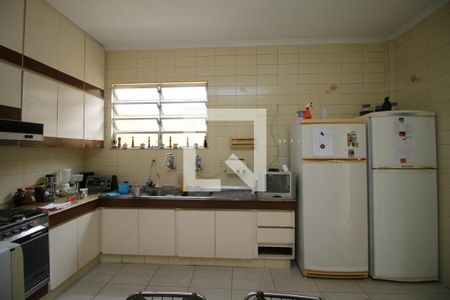 Casa à venda com 329m², 5 quartos e 3 vagasCozinha