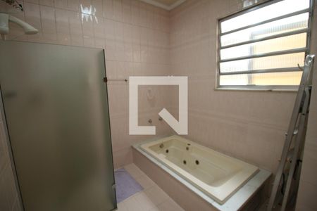 Casa à venda com 329m², 5 quartos e 3 vagasBanheiro da Suíte 5