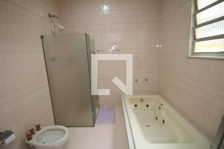 Casa à venda com 329m², 5 quartos e 3 vagasBanheiro da Suíte 5