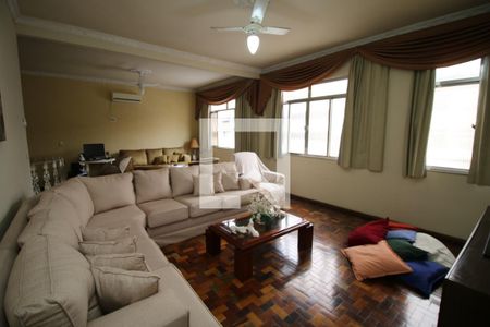 Casa à venda com 329m², 5 quartos e 3 vagasSala 2