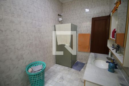 Casa à venda com 329m², 5 quartos e 3 vagasBanheiro Social 2