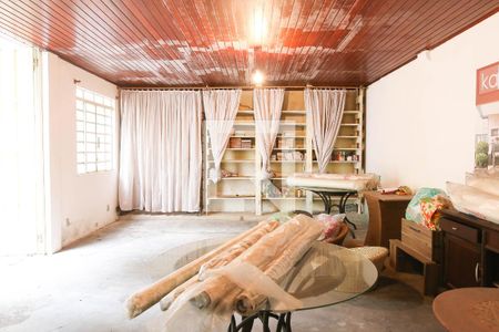 Casa à venda com 399m², 5 quartos e 8 vagasGalpão