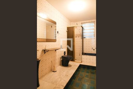 Casa à venda com 399m², 5 quartos e 8 vagasBanheiro Social