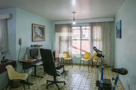 Casa à venda com 360m², 3 quartos e 4 vagas Casa à venda com 360m², 3 quartos e 4 vagasEscritório