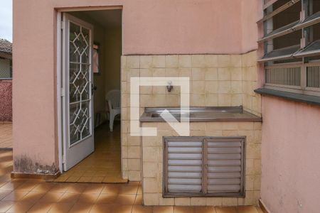 Casa à venda com 360m², 3 quartos e 4 vagas Casa à venda com 360m², 3 quartos e 4 vagasPiscina