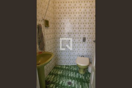 Casa à venda com 360m², 3 quartos e 4 vagas Casa à venda com 360m², 3 quartos e 4 vagasBanheiro de serviço