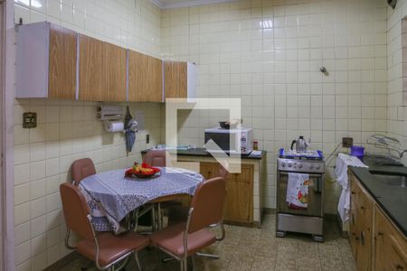 Casa à venda com 360m², 3 quartos e 4 vagas Casa à venda com 360m², 3 quartos e 4 vagasCozinha