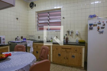 Casa à venda com 360m², 3 quartos e 4 vagas Casa à venda com 360m², 3 quartos e 4 vagasCozinha