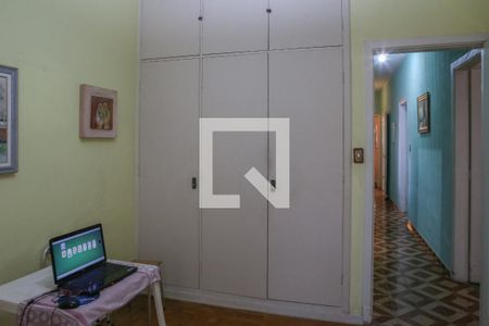 Casa à venda com 360m², 3 quartos e 4 vagas Casa à venda com 360m², 3 quartos e 4 vagasQuarto 2