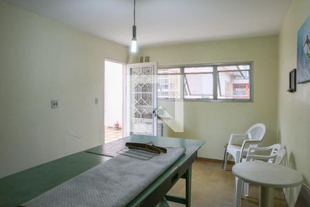 Casa à venda com 360m², 3 quartos e 4 vagas Casa à venda com 360m², 3 quartos e 4 vagasSala Externa