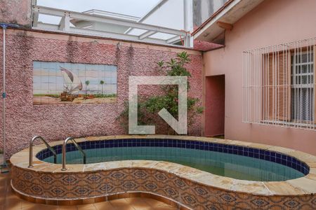 Casa à venda com 360m², 3 quartos e 4 vagas Casa à venda com 360m², 3 quartos e 4 vagasPiscina