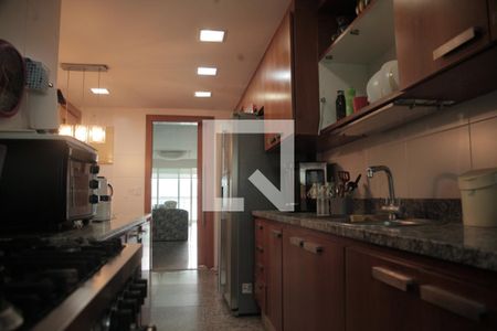 Apartamento à venda com 180m², 4 quartos e 3 vagasCozinha