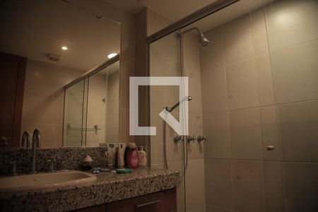 Apartamento à venda com 180m², 4 quartos e 3 vagasBanheiro 