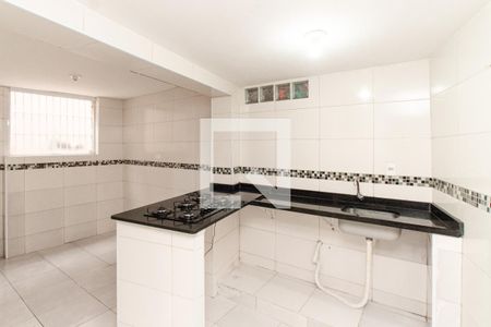 Cozinha de casa para alugar com 1 quarto, 80m² em Parque Casa de Pedra, São Paulo