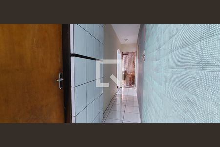 Casa à venda com 230m², 3 quartos e 2 vagas Casa à venda com 230m², 3 quartos e 2 vagasCorredor