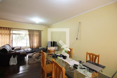 Casa à venda com 294m², 3 quartos e 3 vagasSala