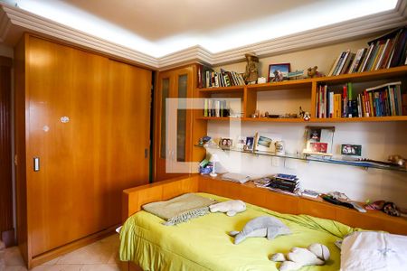 Apartamento à venda com 227m², 4 quartos e 6 vagas Apartamento à venda com 227m², 4 quartos e 6 vagasSuíte 4