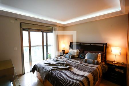 Apartamento à venda com 227m², 4 quartos e 6 vagas Apartamento à venda com 227m², 4 quartos e 6 vagasSuíte 3