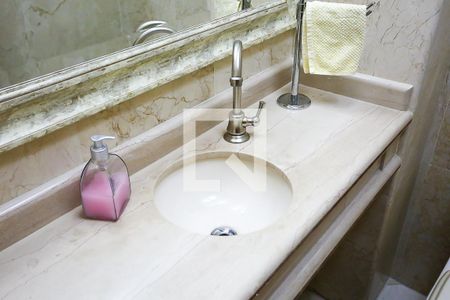 Apartamento à venda com 227m², 4 quartos e 6 vagas Apartamento à venda com 227m², 4 quartos e 6 vagasLavabo