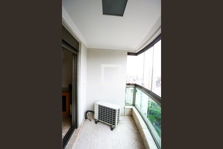 Apartamento à venda com 227m², 4 quartos e 6 vagas Apartamento à venda com 227m², 4 quartos e 6 vagasSacada da Suíte 3