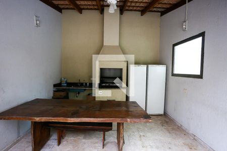 Apartamento à venda com 227m², 4 quartos e 6 vagas Apartamento à venda com 227m², 4 quartos e 6 vagasÁrea comum - Churrasqueira