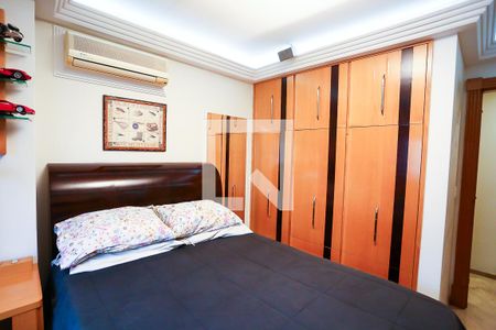 Apartamento à venda com 227m², 4 quartos e 6 vagas Apartamento à venda com 227m², 4 quartos e 6 vagasSuíte 1