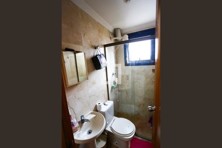 Apartamento à venda com 227m², 4 quartos e 6 vagas Apartamento à venda com 227m², 4 quartos e 6 vagasBanheiro de Serviço