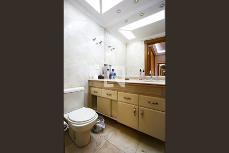 Apartamento à venda com 227m², 4 quartos e 6 vagas Apartamento à venda com 227m², 4 quartos e 6 vagasBanheiro da Suíte 2