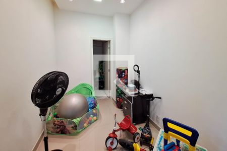 Casa de condomínio à venda com 530m², 5 quartos e 5 vagas Casa de condomínio à venda com 530m², 5 quartos e 5 vagasQuarto