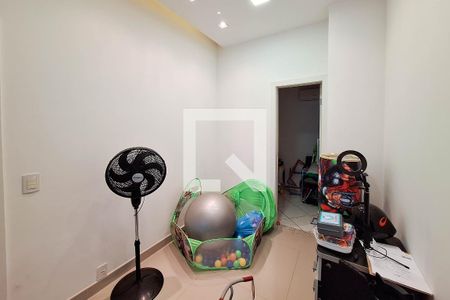 Casa de condomínio à venda com 530m², 5 quartos e 5 vagas Casa de condomínio à venda com 530m², 5 quartos e 5 vagasQuarto