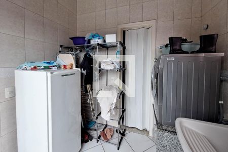 Casa de condomínio à venda com 530m², 5 quartos e 5 vagas Casa de condomínio à venda com 530m², 5 quartos e 5 vagasÁrea de Serviço