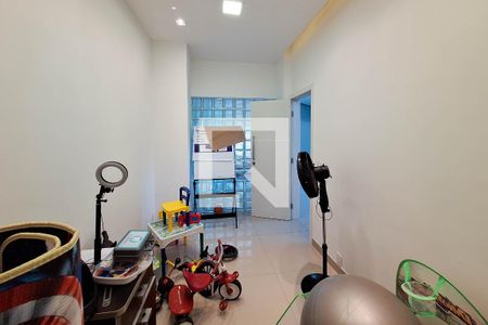 Casa de condomínio à venda com 530m², 5 quartos e 5 vagas Casa de condomínio à venda com 530m², 5 quartos e 5 vagasQuarto