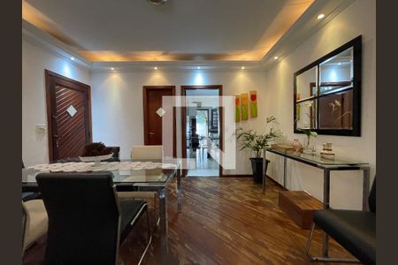 Sala de casa para alugar com 4 quartos, 126m² em Jardim Pinheiros, São Paulo