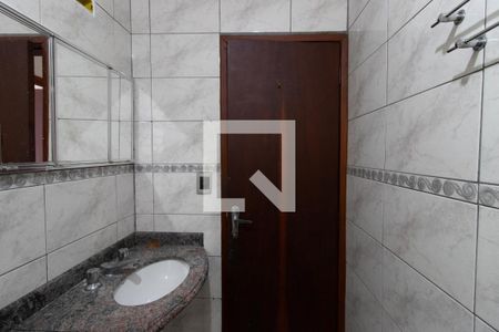 Banheiro de casa à venda com 2 quartos, 120m² em Parada Inglesa, São Paulo