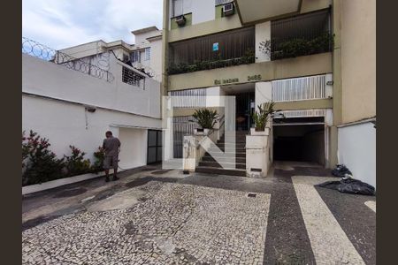 Apartamento à venda com 72m², 2 quartos e 1 vagaFachada e portaria