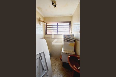 Casa à venda com 153m², 5 quartos e 2 vagasBanheiro de Berviço