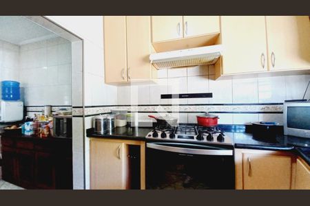 Casa à venda com 153m², 5 quartos e 2 vagasCozinha 