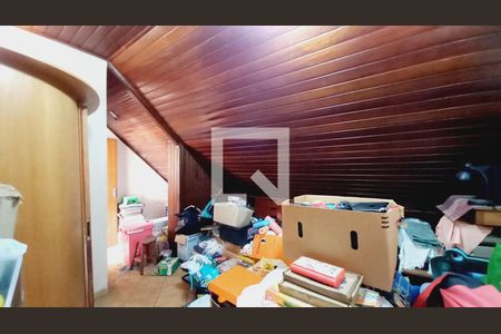 Casa à venda com 153m², 5 quartos e 2 vagasQuarto de Serviço