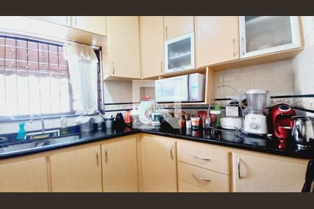 Casa à venda com 153m², 5 quartos e 2 vagasCozinha 