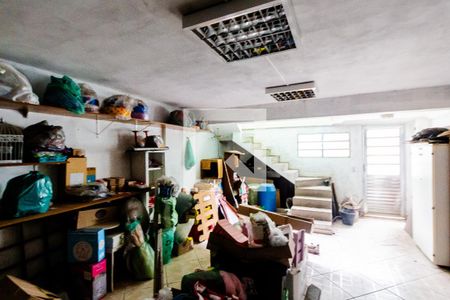 Casa à venda com 297m², 2 quartos e 1 vaga Casa à venda com 297m², 2 quartos e 1 vagaPorão