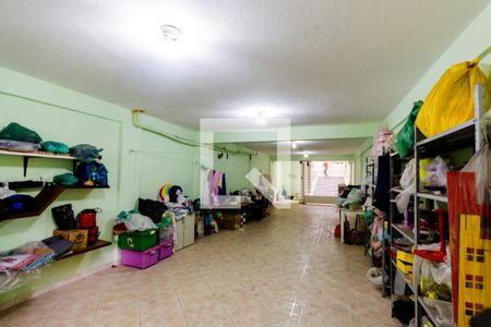 Casa à venda com 297m², 2 quartos e 1 vaga Casa à venda com 297m², 2 quartos e 1 vagaGaragem