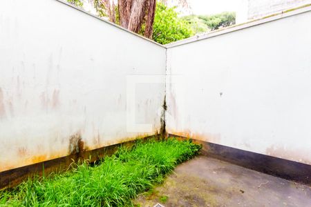 Casa à venda com 297m², 2 quartos e 1 vaga Casa à venda com 297m², 2 quartos e 1 vagaPorão